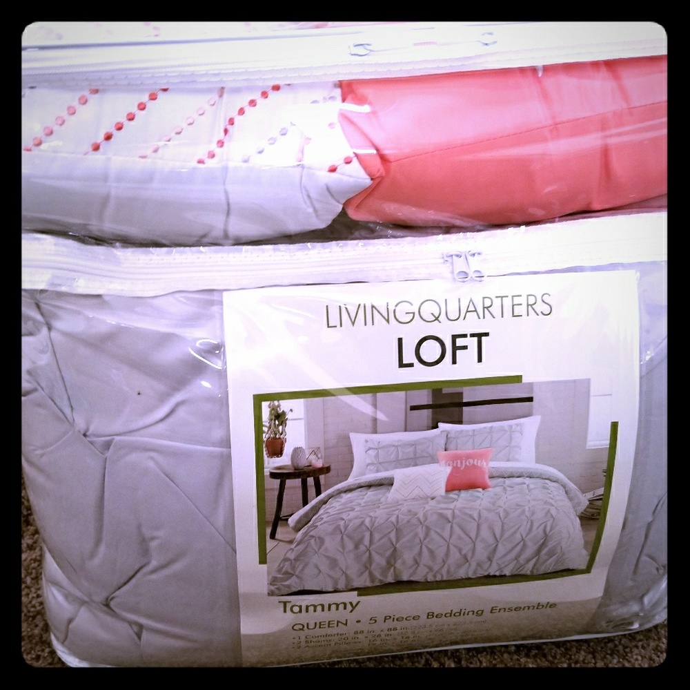 King size living quarters love to bedding set